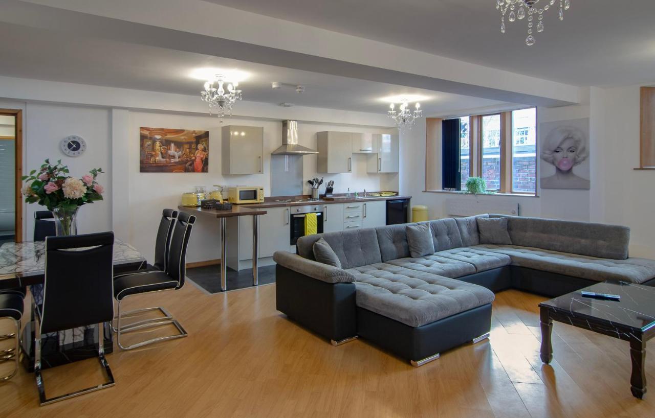 Super Spacious Church Conversion Close To Tower Blackpool Buitenkant foto